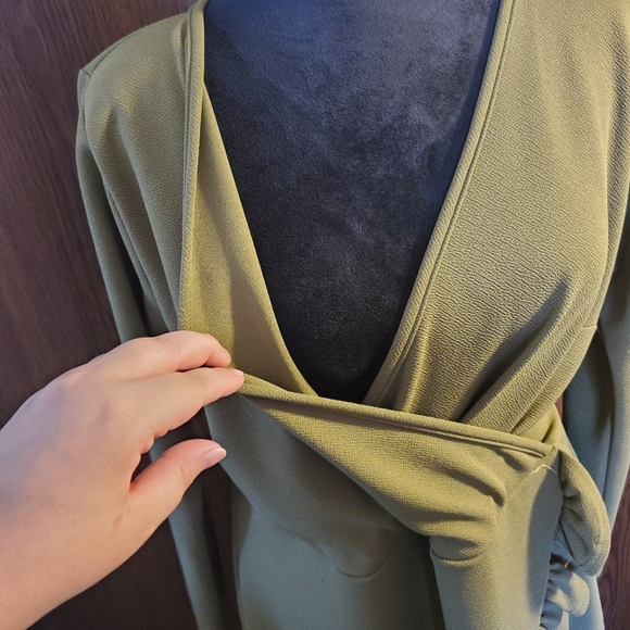 Boohoo Green Faux Wrap Dress - Picture 6 of 7